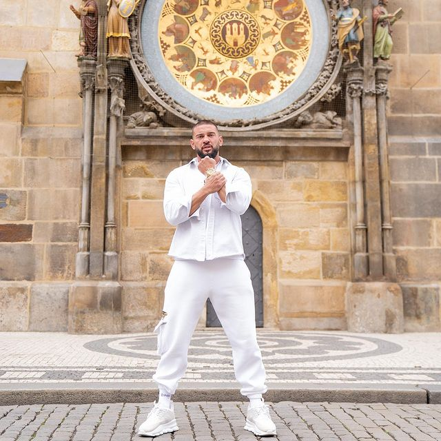 Dorian Popa : “La mine nu sunt banii pe primul loc!”  “Hâtz Gionule” dezvăluie rețeta succesului și a fericirii