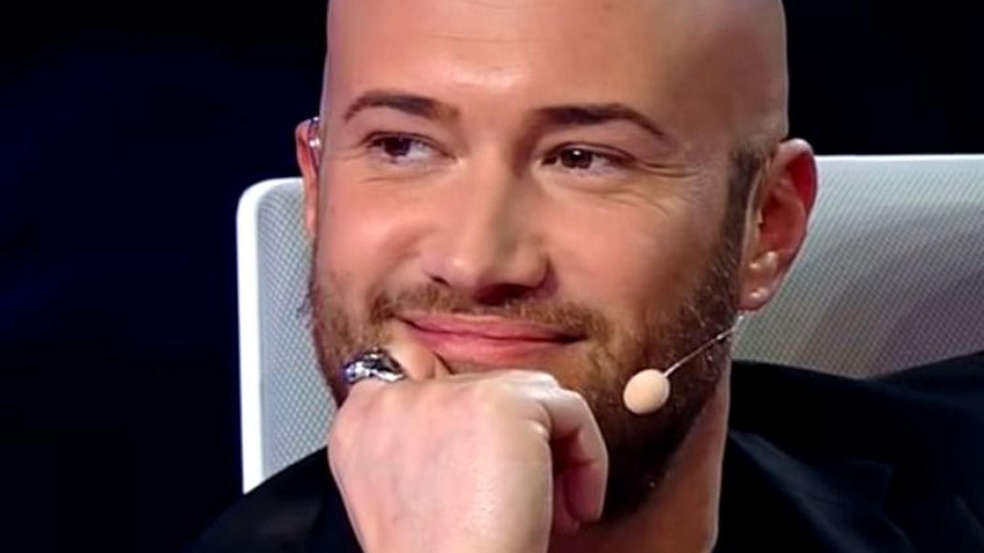 Mihai Bendeac, cu păr! Imaginile făcute publice de fosta lui dirigintă