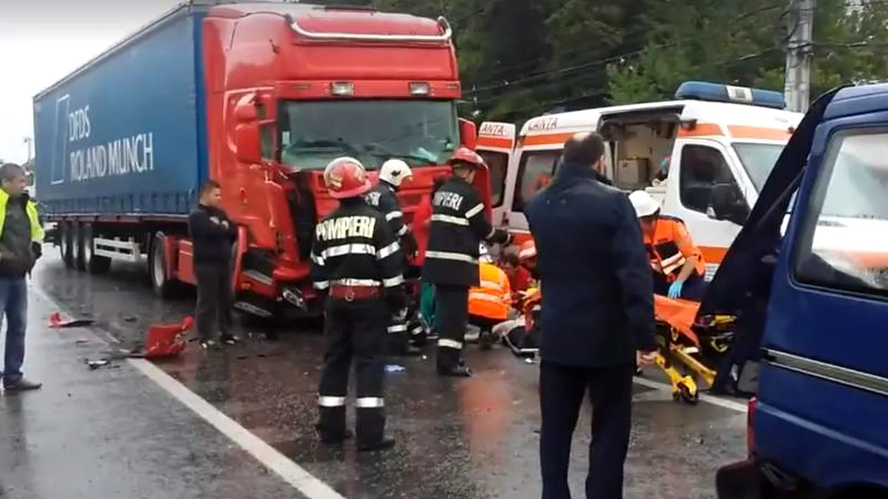 Tragedie în Vâlcea! Un bărbat a murit după ce a fost lovit de TIR