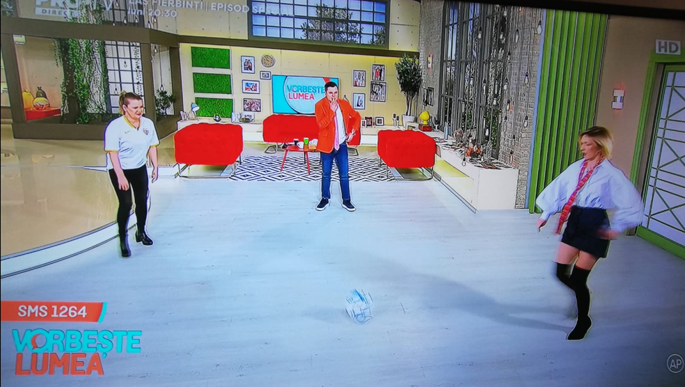 Ioana Cosma și Adela Popescu, miuță chiar în platoul Pro TV! Cove a rămas mască, dar și-a luat apoi revanșa