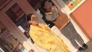 VIDEO / Vecinii poliţistului pedofil sunt ULUIŢI: ”Era cel mai bun prieten... De atunci s-a ales praful de el, de când...” ”Doamne fereşte, bine că...”