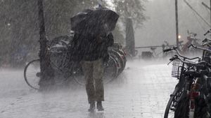 Avertizare meteo! Cod galben si portocaliu de ploi. Cum va fi vremea în Bucuresti