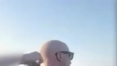 Momentul în care trei adolescenți au omorât cu pietre un presupus pedofil. L-au ademenit că va întâlni o fată de 16 ani, după care l-au atacat