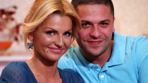 Vă mai amintiţi de Oana Mareş? Cum arată acum fosta soţie a lui Augustin Viziru:”Mă chinui să îmi fac ceva la nas“