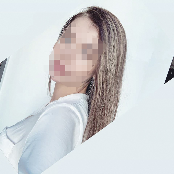 Tânăra bătută în club de iubita fostului partener