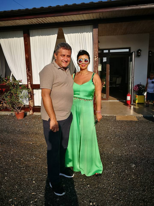 Cu sticla de bere în mână, Adriana Bahmuţeanu a făcut anunţul. „Ultima zi de…” Unde a fost vedeta