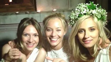 Imagini de la petrecerea burlacitelor a Danei Rogoz! Uite cum s-au distrat Adela Popescu si Laura Cosoi!