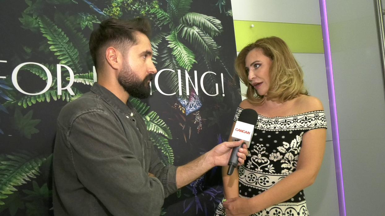 Adina Buzatu: "Nu am timp să plec două luni din țară, plus că nu îmi place, îmi place foarte tare ce fac!" (Foto: CANCAN.RO)