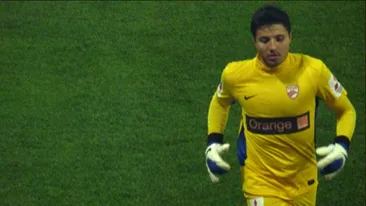 Cristian Balgradean are o iubita pe care se apleaca pentru a o putea saruta! Vezi cum arata impreuna