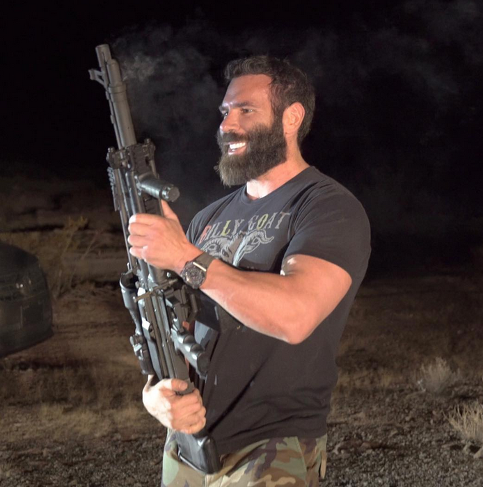 Dan Bilzerian mai e supranumit şi „Regele Instagramului“
