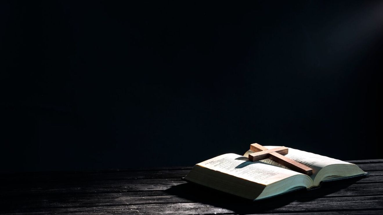 Mii de indicii descoperite în Biblie. Analiza care susține teoria că Scriptura a fost scrisă de Dumnezeu
