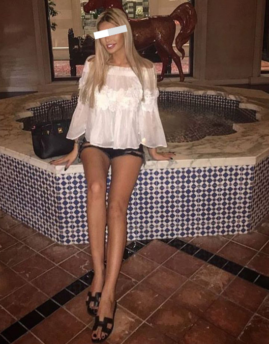 Anda e o fată căreia petrecerile îi vin ca o mănușă (Foto: Instagram)