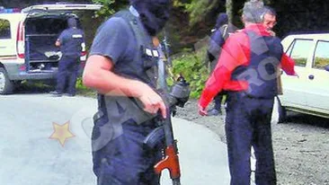 Regele evadarilor a ajuns detinut model