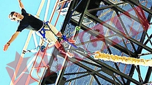 Coarda de bungee jumping din 18.500 de prezervative