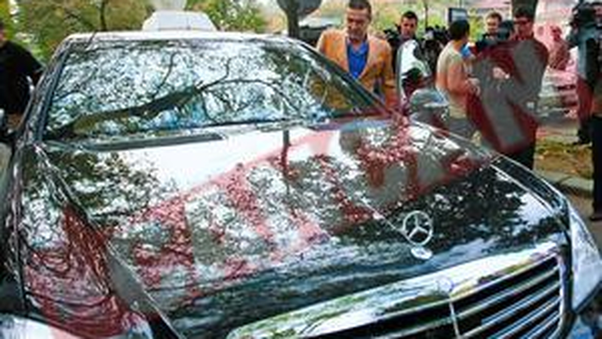 Mercedes-ul lui Becali urma sa fie livrat unui bogatas basarabean