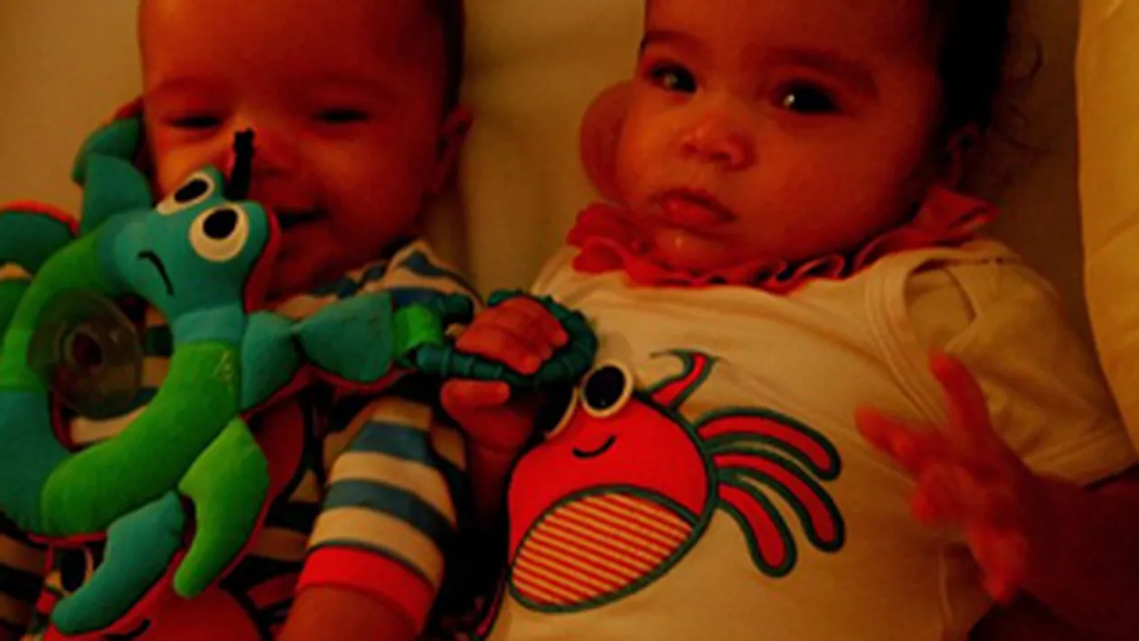 Din culisele vietii de huzur pe care o duc gemenii cantaretei Mariah Carey