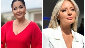 Cât costă un cozonac de Crăciun vândut de Gabriela Cristea sau Laura Cosoi! Vedetele s-au pus pe treabă și iau comenzi pe bandă rulantă