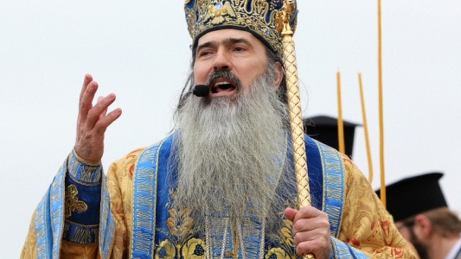Se cutremură Biserica! Arhiepiscopul Teodosie, acuzat oficial de şpagă!