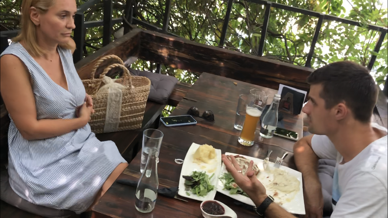 Andreea Esca și Eugen Lumezianu au ieșit la restaurant împreună