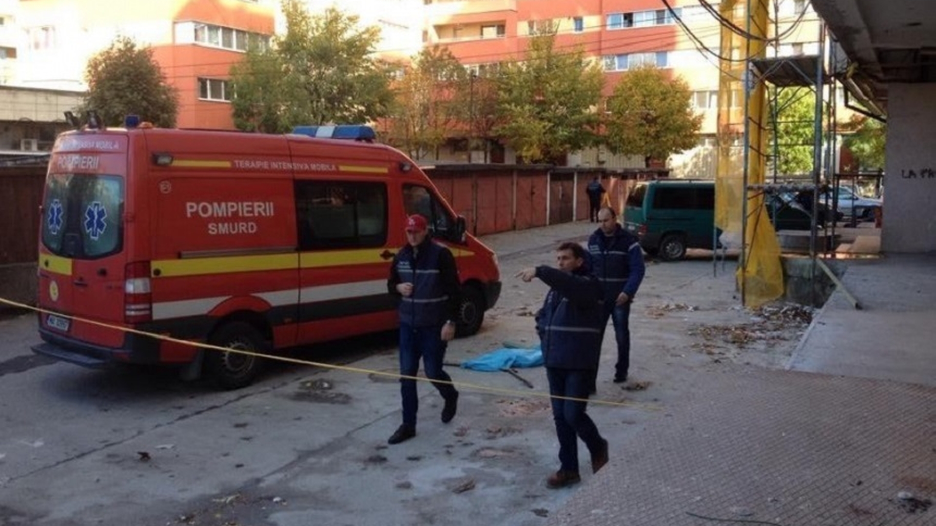 S-a sinucis! Un bărbat de 45 de ani s-a aruncat de la etajul 10