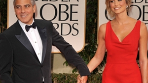 Cica se poate! George Clooney s-a lasat de baut!