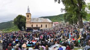 Polițiștii au dat zeci de amenzi la Mănăstirea Nicula, unde a avut loc cel mai mare pelerinaj din Transilvania