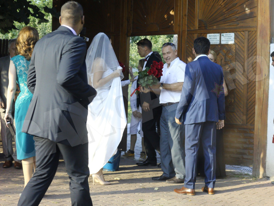 Avem imagini în exclusivitate! O cunoscută prezentatoare TV s-a măritat în secret!