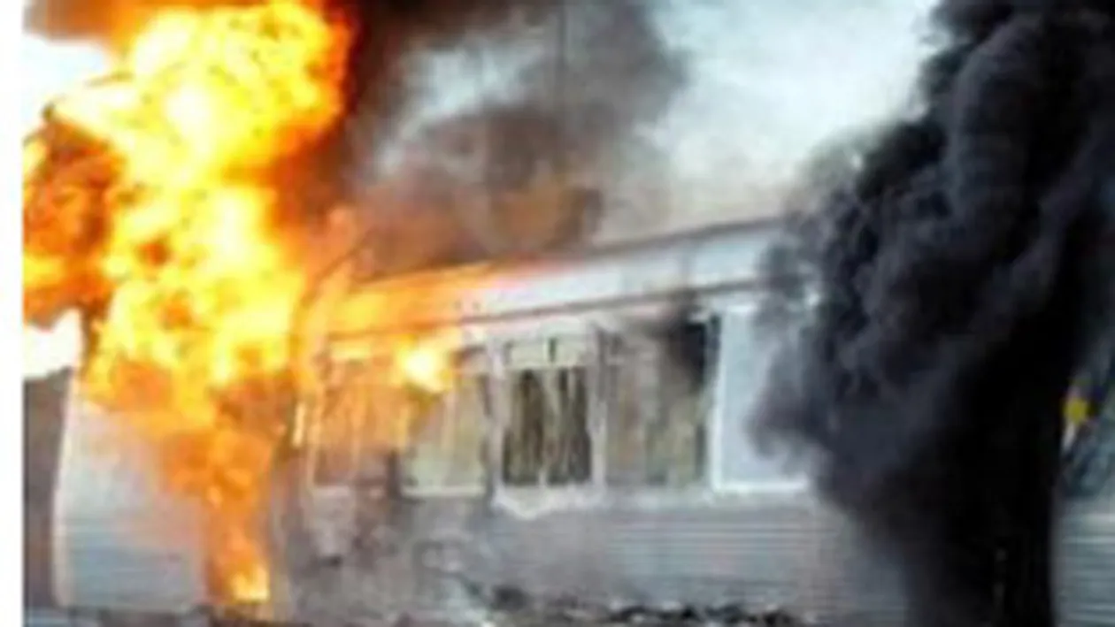 Un tren marfar a deraiat din cauza exploziei unei bombe!