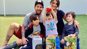 Imagini din locuința lui Lionel Messi. Starul de la Barcelona se distrează încontinuu cu băieții lui. VIDEO