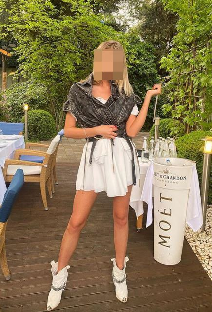 Larisa, tânăra pe care Alex Pițurcă ar fi lovit-o, potrivit unor voci din cercurile mondene