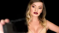 Alexandra Stan le-a aprins imaginaţia bărbaţilor. Cântăreaţa s-a pozat topless!