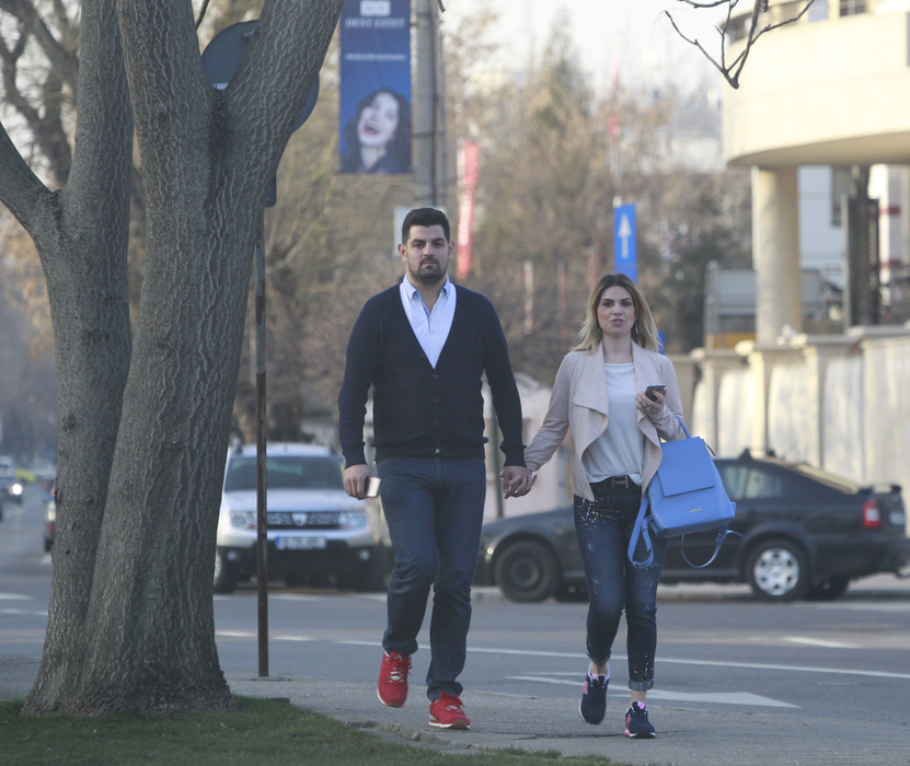 Ellie White şi Doru se iubesc de opt ani de zile.