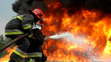 ULTIMA ORĂ! Incendiu la un azil vârstnici, în Suceava. 50 de persoane sunt evacuate