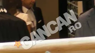 Aurelian Pavelescu si-a cumparat camasa alba si a probat cateva cravate pentru nunta Elenei Basescu