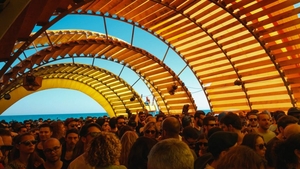 Mamaia, plină cu turiști de la capătul lumii! De 1 mai vin petrecăreți din Australia și Canada!