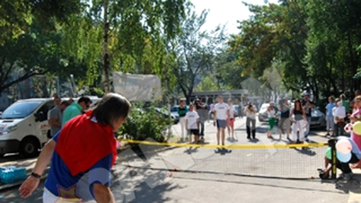 Ilie Nastase si Nadia Comaneci au impartit cadouri copiilor internati la Marie Curie