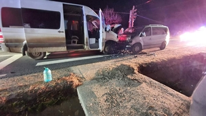 Accident grav pe DN 1C! A fost activat planul roșu, după ce două microbuze s-au ciocnit