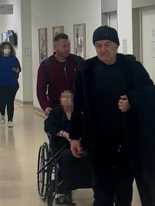 Alexandrina, mama lui Gigi Becali, a ajuns în scaun cu rotile, iar milionarul îi este înger păzitor. Imaginea iubirii fără limite!