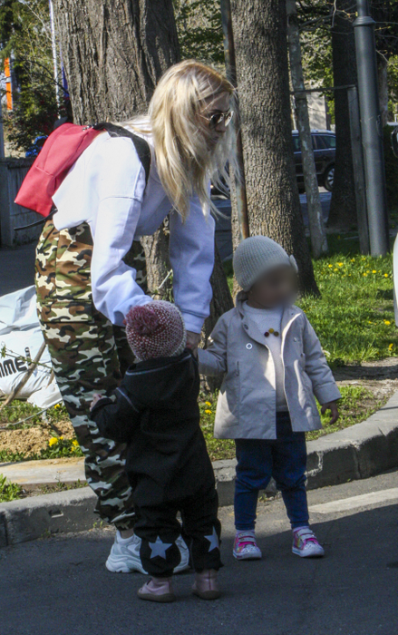 La scurt timp după externare, Andreea Bălan și-a scos fiica cea mare în parc