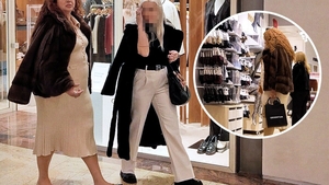 Carmen Vijelie, shopping compulsiv cu accent pe "dedesubturi". Îmbrăcată full Chanel, nu neglijează detaliile