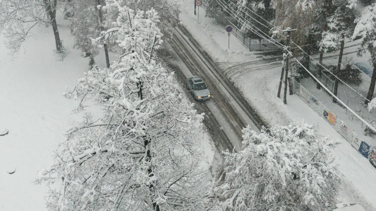 Uraganul de iarnă a făcut ravagii în România! Zonele în care vine iar prăpădul: vijelii și rafale de vânt de până la 180 km/h