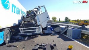 TIR românesc, implicat într-un accident cu 17 victime în Ungaria!