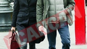 Iubita lui Abramovici se imbraca de la solduri