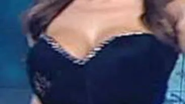 Nu o sa iti vina sa crezi cine vrea sa isi mareasca sanii! Crezi ca are nevoie de o astfel de interventie?