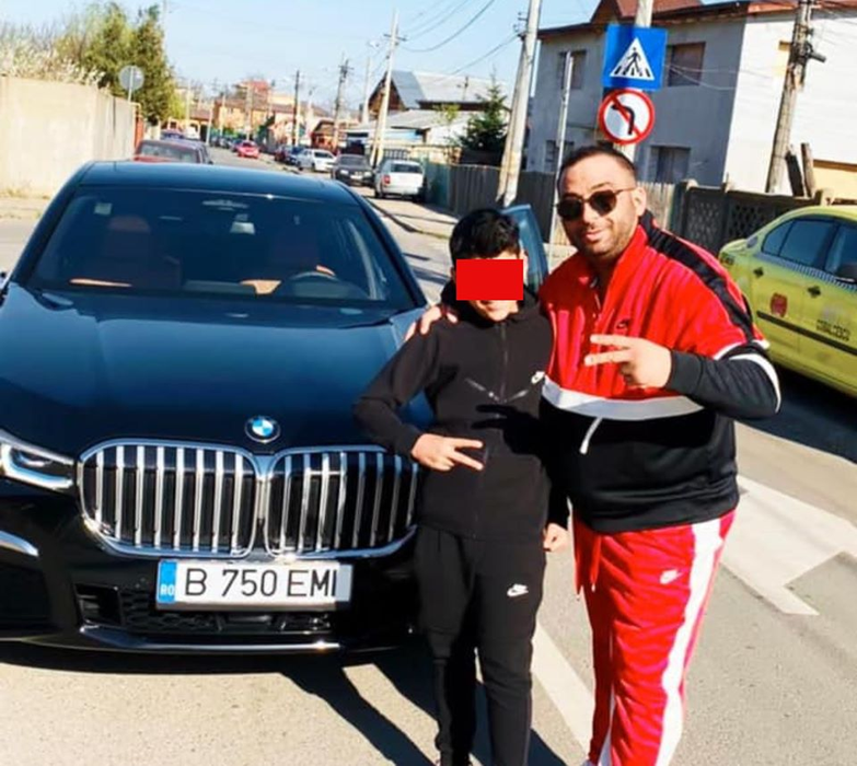 VIDEO / Ce s-a întâmplat la miezul nopţii la casa lui Emi Pian! Cei care au venit la priveghi au rămas înmărmuriţi