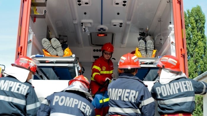 Un incendiu a izbucnit într-un cămin al Universităţii de Medicină din Bucureşti! Opt studenţi au fost evacuaţi