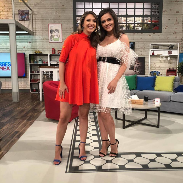 Cristina Șișcanu, criticată după ce a purtat o rochie cu un decoleu generos: “Faci ce faci şi arăţi părţile ruşinoase!”