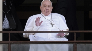 Cine este ”femeia cu flori galbene” care i-a atras atenția Papei Francisc, după ce a fost externat: ”M-a privit numai pe mine!”