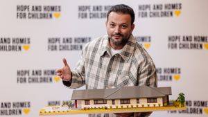 Mihai Morar: „Dau un Podcast pentru 11 copii și o casă a lor. Ajutā-mă să o construim!”