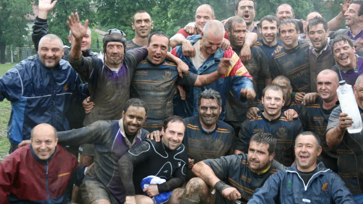 Sotul Gabrielei Cristea, plin de noroi din cap pana in picioare! Vezi cine l-a pus la pamant pe Marcel Toader